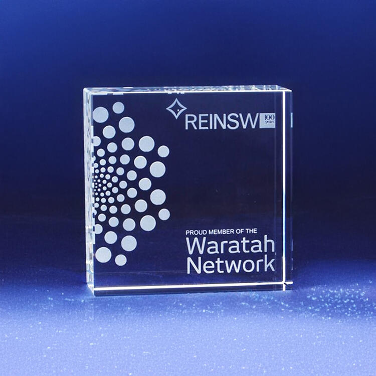 cb100-1-crystaltrophyre-1