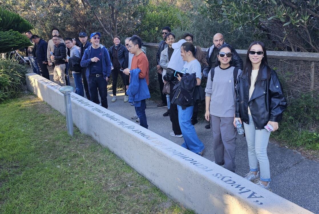 don-ritchie-memorial-crowd