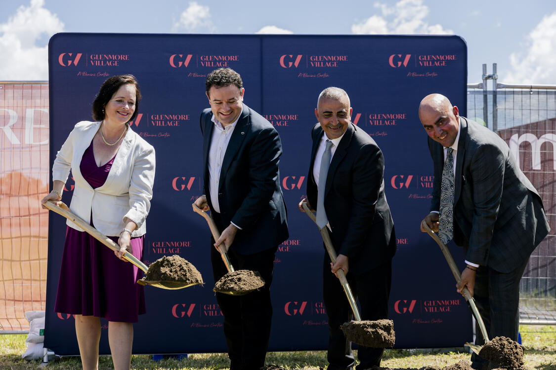 old-gold-shovela-2a-1